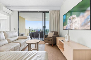Central 2-Bed Apartment with River Views